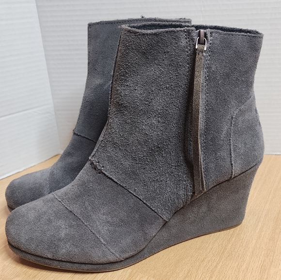 Toms Gray Suede Desert Wedge Ankle Boots Womens Size 12 Like New - Picture 13 of 16